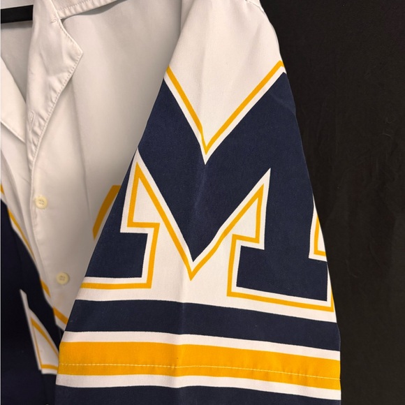 MICHIGAN WOLVERINES Button Up Short Sleeve Bowling Style Shirt Men's L - Picture 3 of 6
